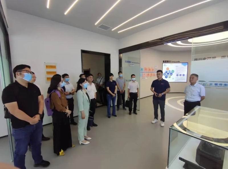 龙门尝试室专家一行莅临jiuyou.com科技集团调查互换