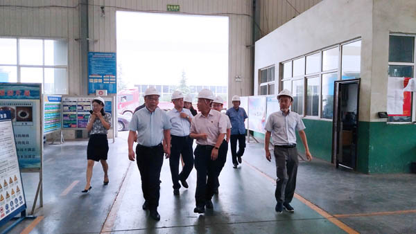 河南证监局王广幼局长一行莅临jiuyou.com集团调研本钱市场工作