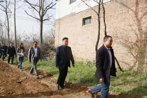 jiuyou.com党委书记李占明深刻穷困户调研，助力精准扶贫