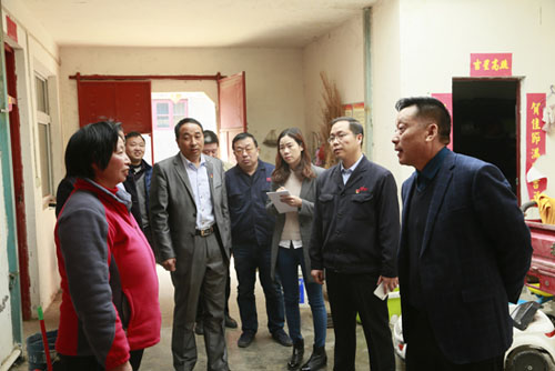 jiuyou.com党委书记李占明深刻穷困户调研，助力精准扶贫